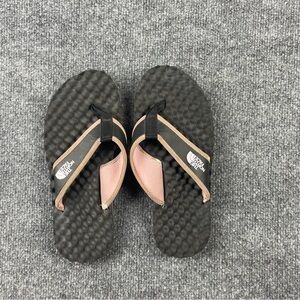 THE NORTH FACE Women’s Basecamp Flip flops Sandals  Black/Pink Size: 8